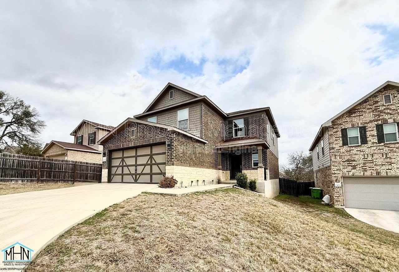 1311 Swan Ct - Photo 2 of 32