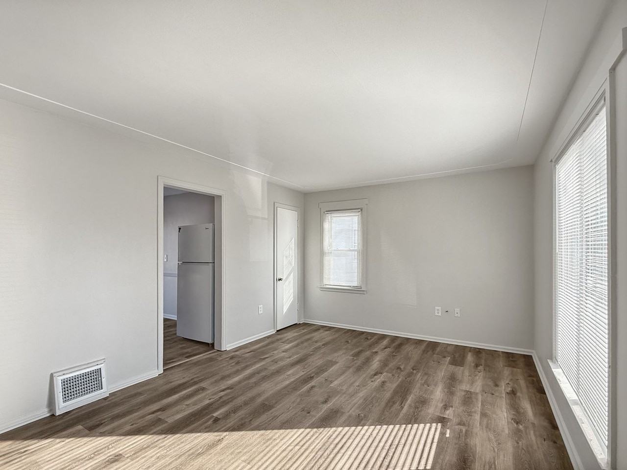 3322 Birchwood Ave Sw - Photo 4 of 9