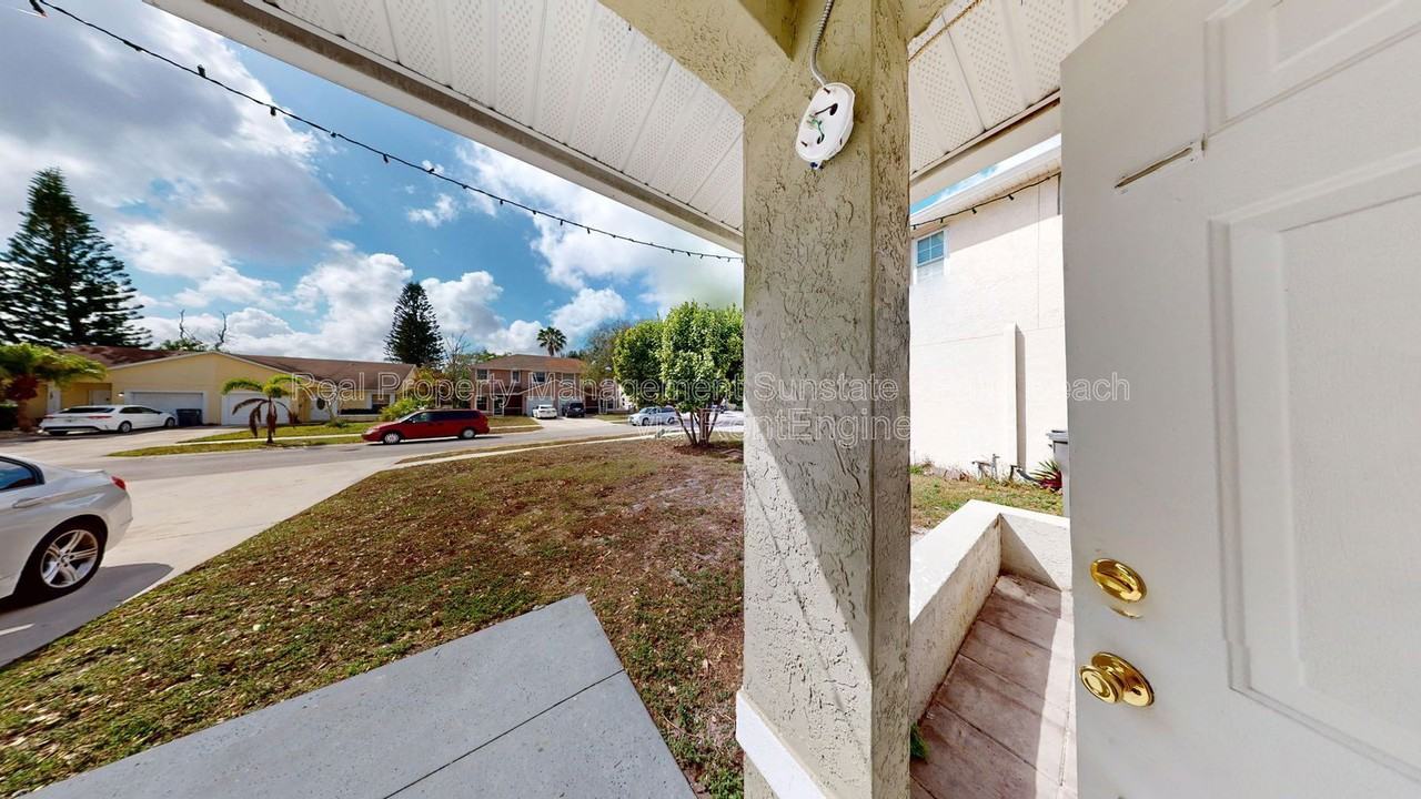 140 Pheasant Run Blvd - Photo 2 of 23