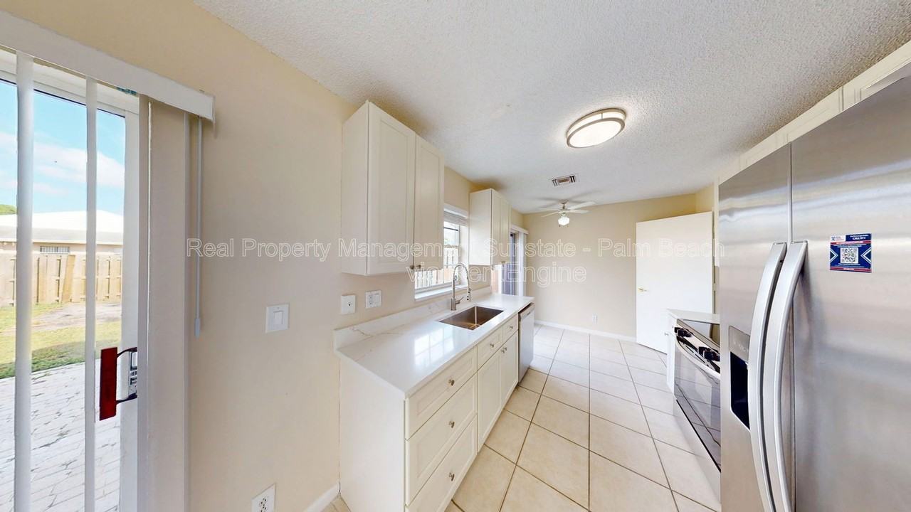 140 Pheasant Run Blvd - Photo 7 of 23