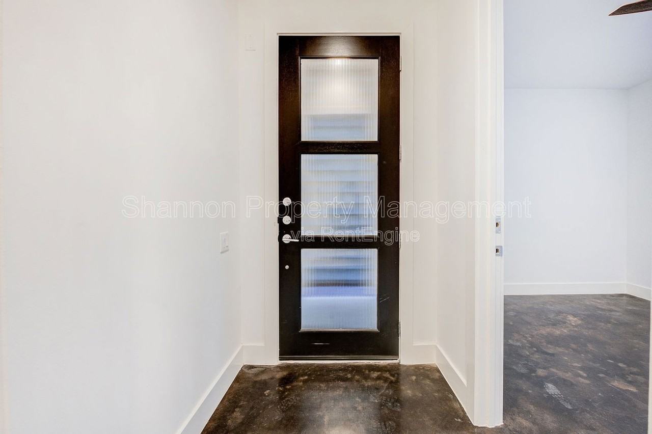 2333 Sperber Ln - Photo 6 of 22