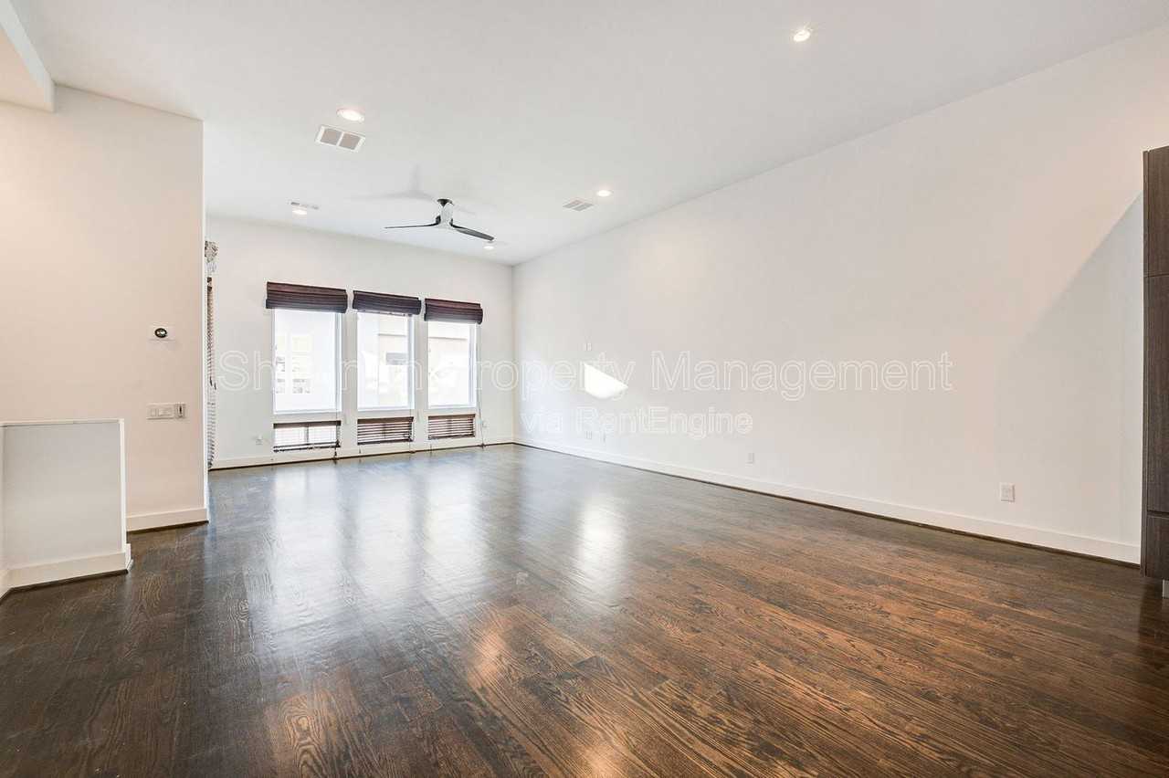 2333 Sperber Ln - Photo 7 of 22