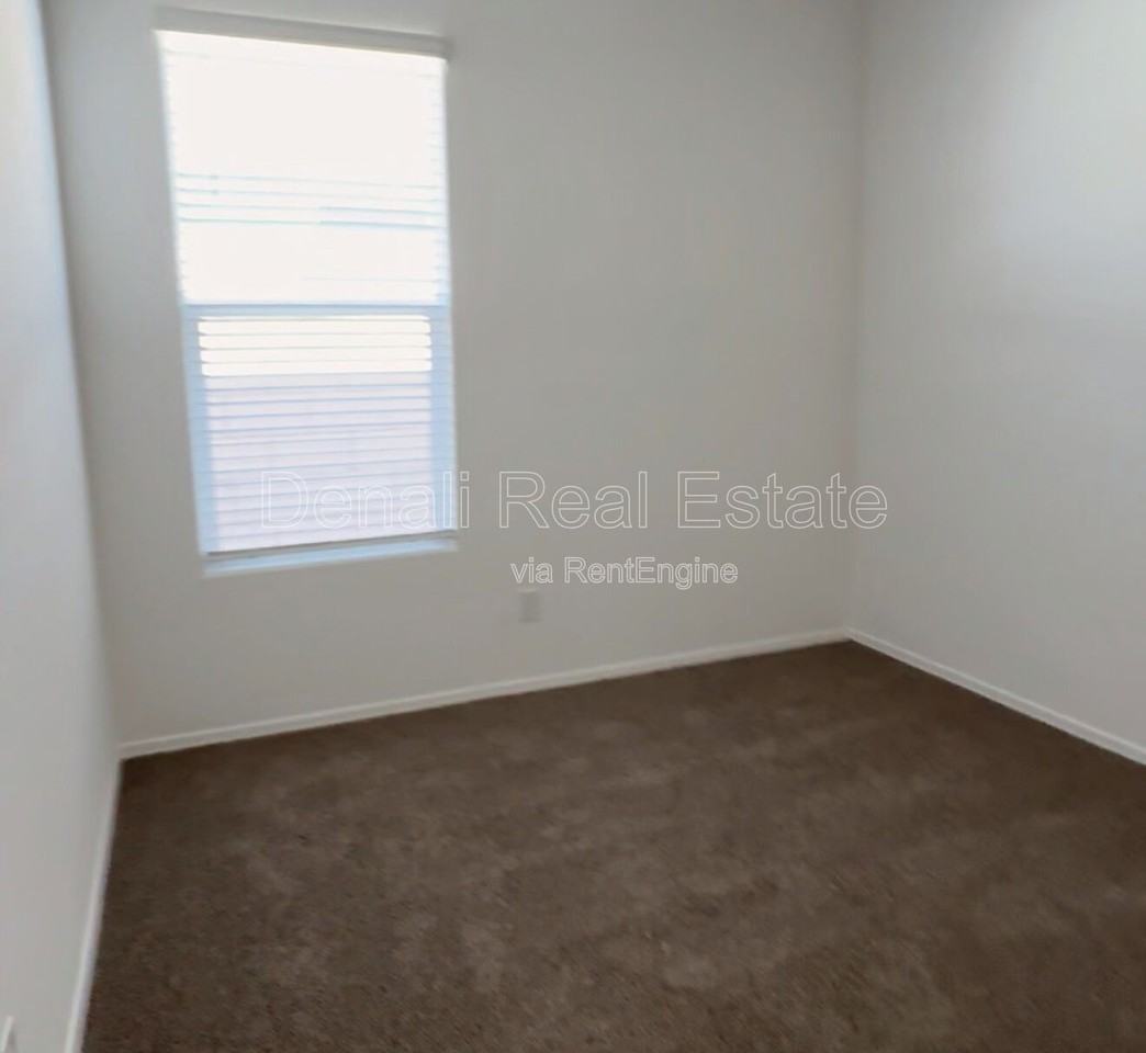 15661 W Smoketree Dr - Photo 3 of 13