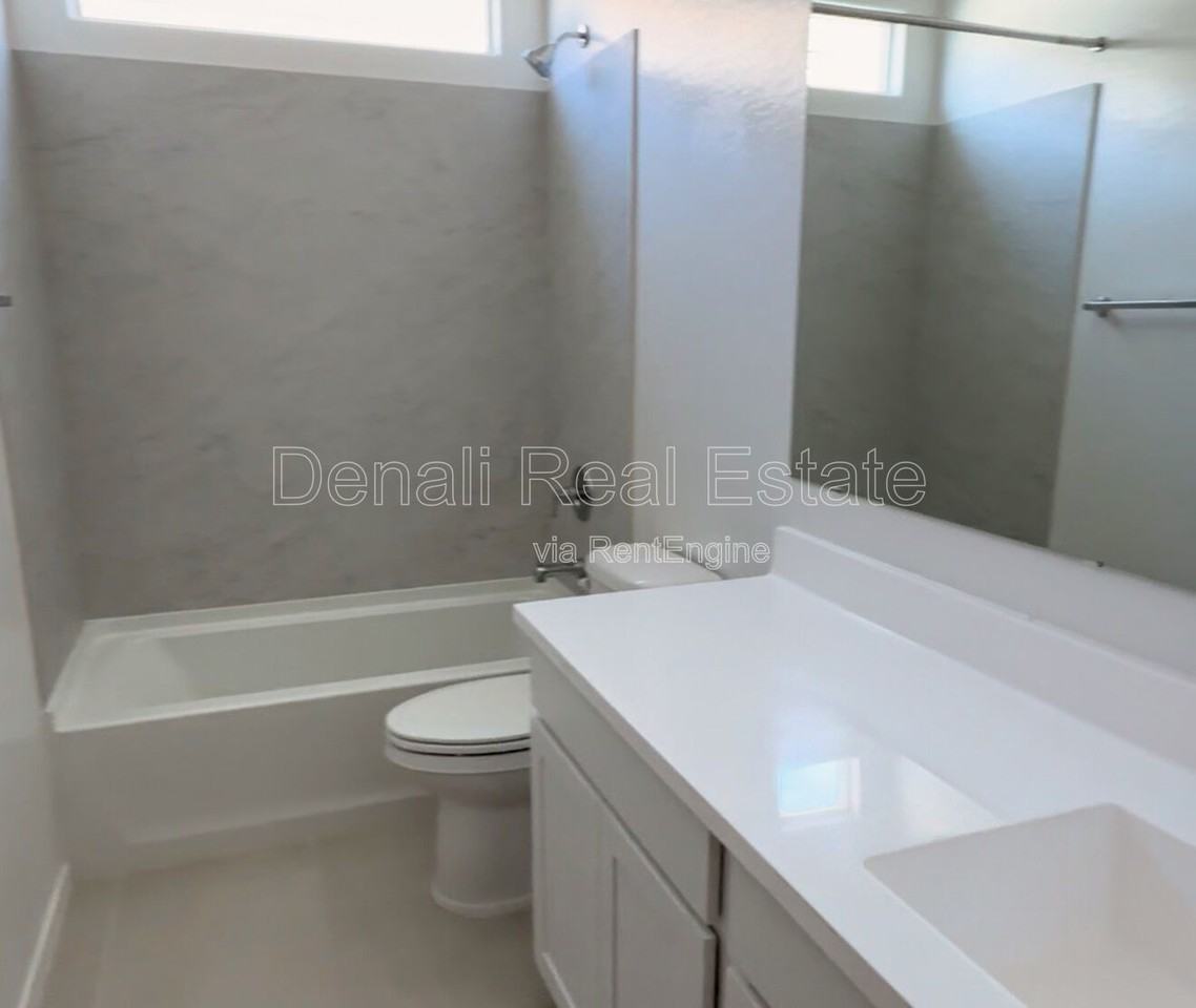 15661 W Smoketree Dr - Photo 5 of 13