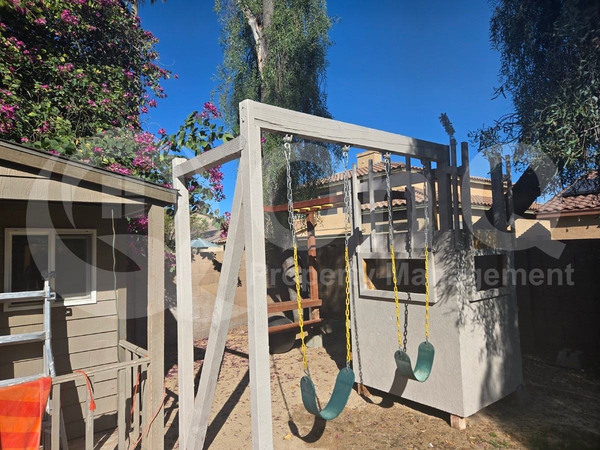 444 E Baylor Ln - Photo 3 of 3