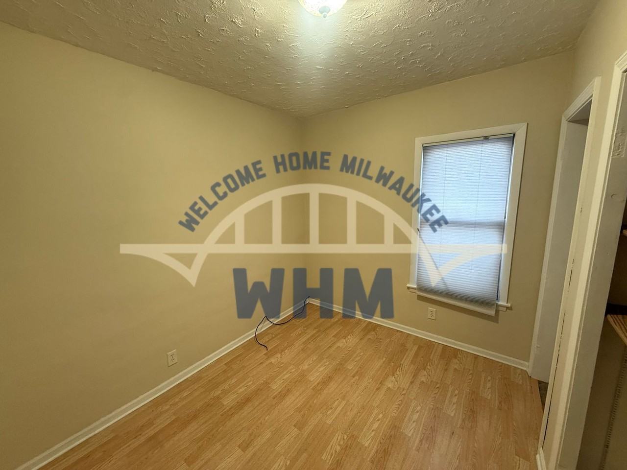 2054 S 72nd St - Photo 7 of 17