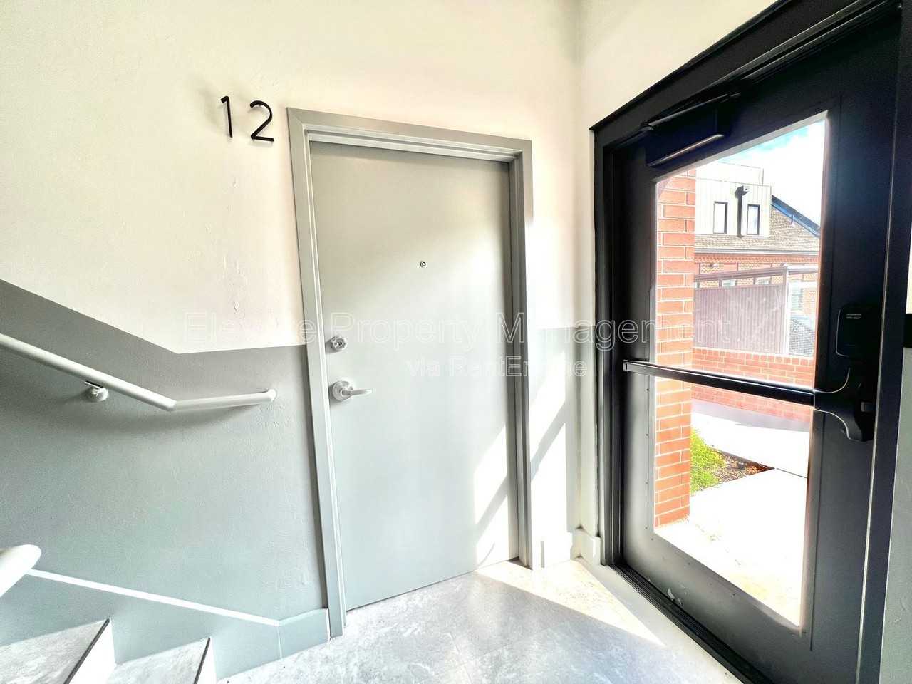 1701 Nw 12th St #12 - Photo 7 of 15