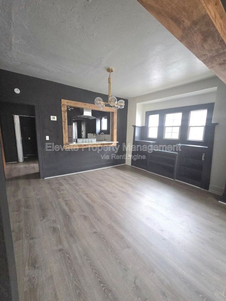 1625 Nw 33rd St - Photo 3 of 20