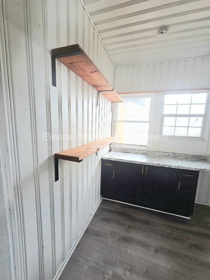 1625 Nw 33rd St - Photo 4 of 18