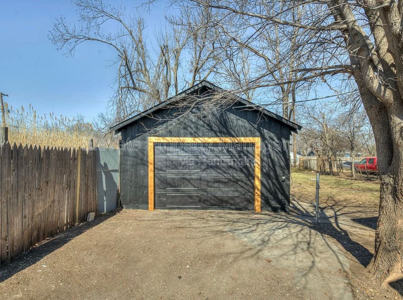 1625 Nw 33rd St - Photo 5 of 18