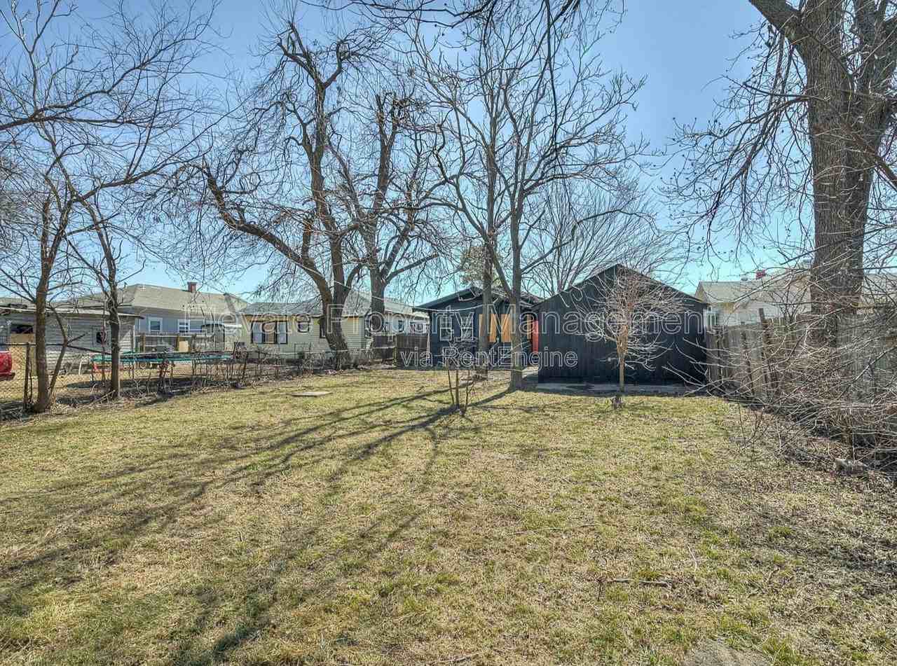 1625 Nw 33rd St - Photo 6 of 18