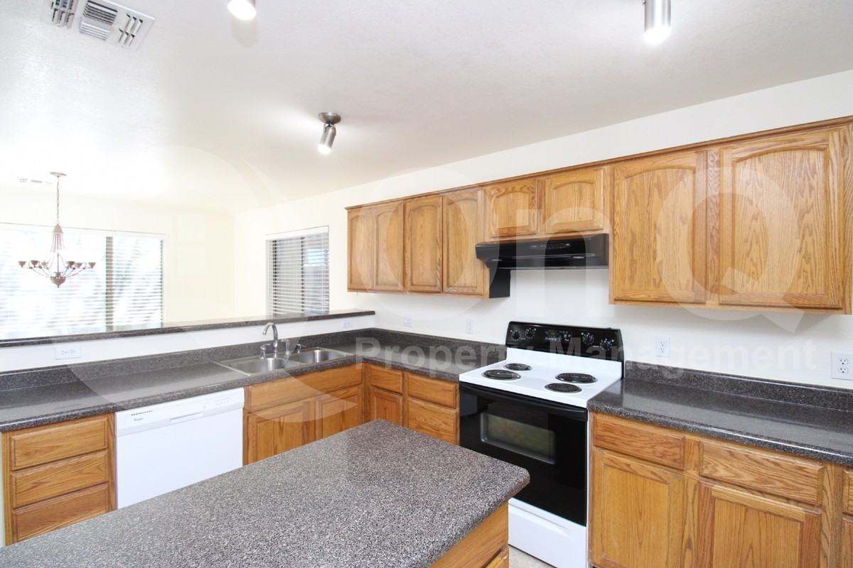 4759 E Lavender Ln - Photo 5 of 23