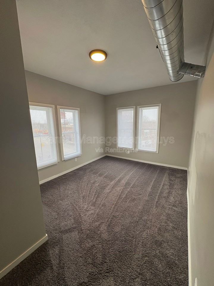 1500 W Broadway Ave #2 - Photo 3 of 11