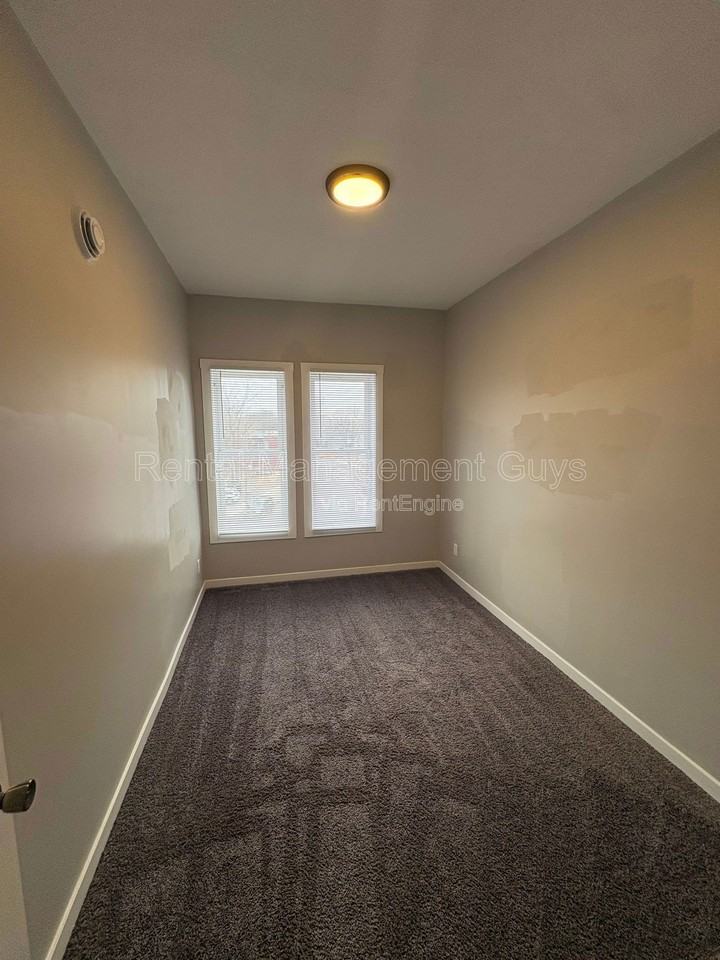 1500 W Broadway Ave #2 - Photo 6 of 11