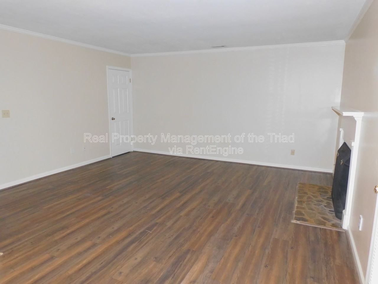 2828 Windy Xing - Photo 3 of 27