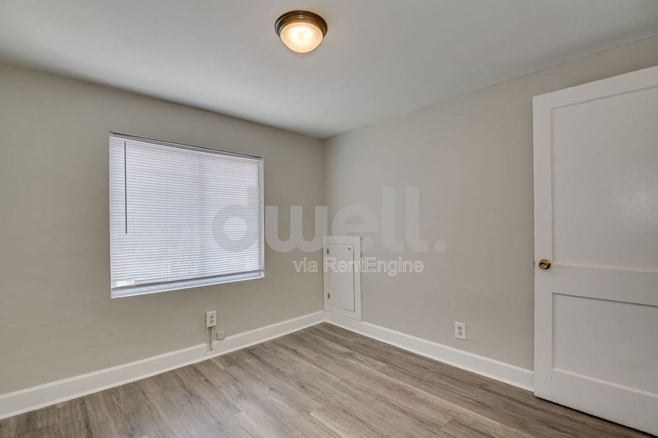 1927 Central Ave #D26 - Photo 3 of 10