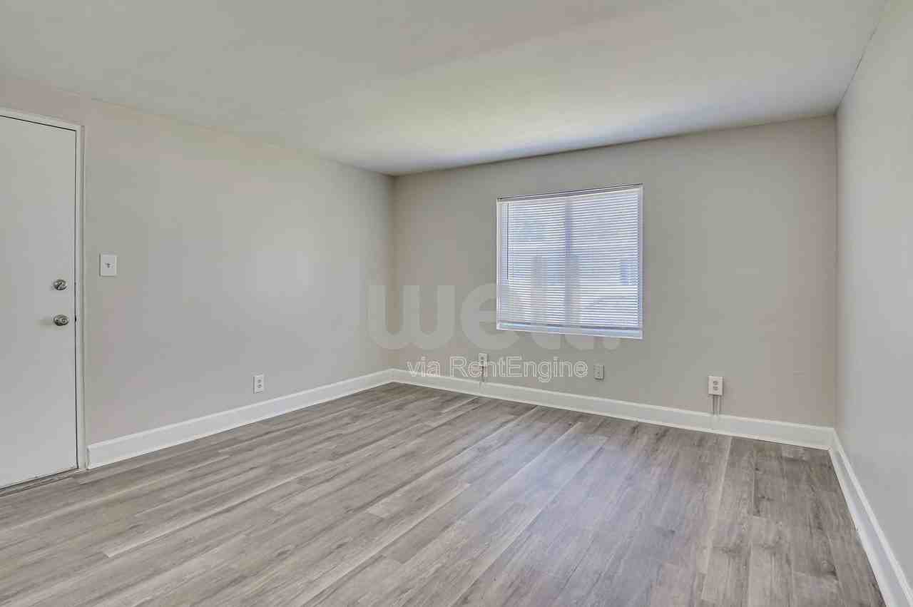 1927 Central Ave #D26 - Photo 5 of 10