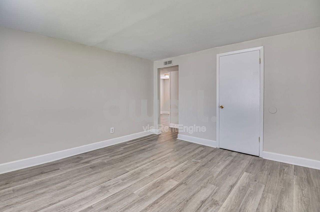 1927 Central Ave #D26 - Photo 6 of 10