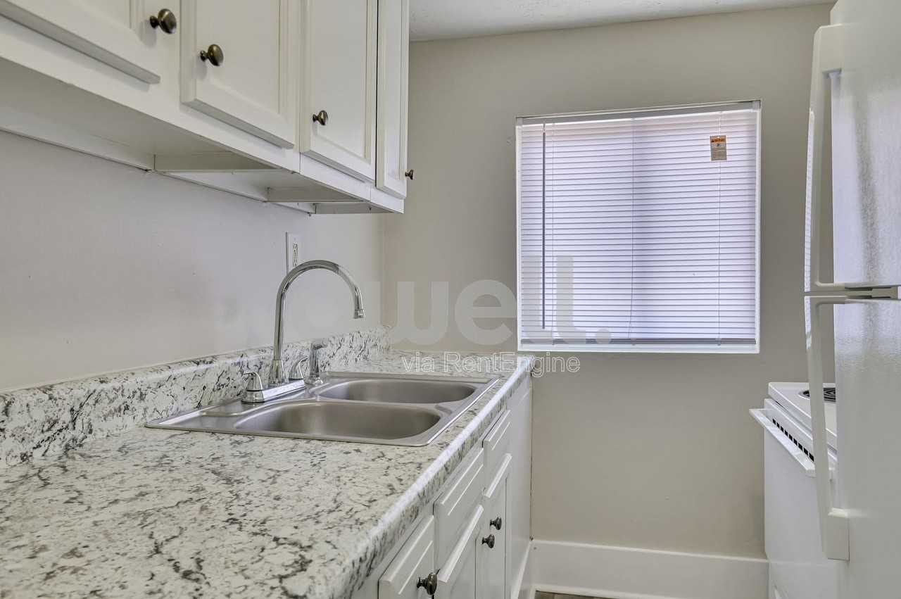 1927 Central Ave #D26 - Photo 7 of 10