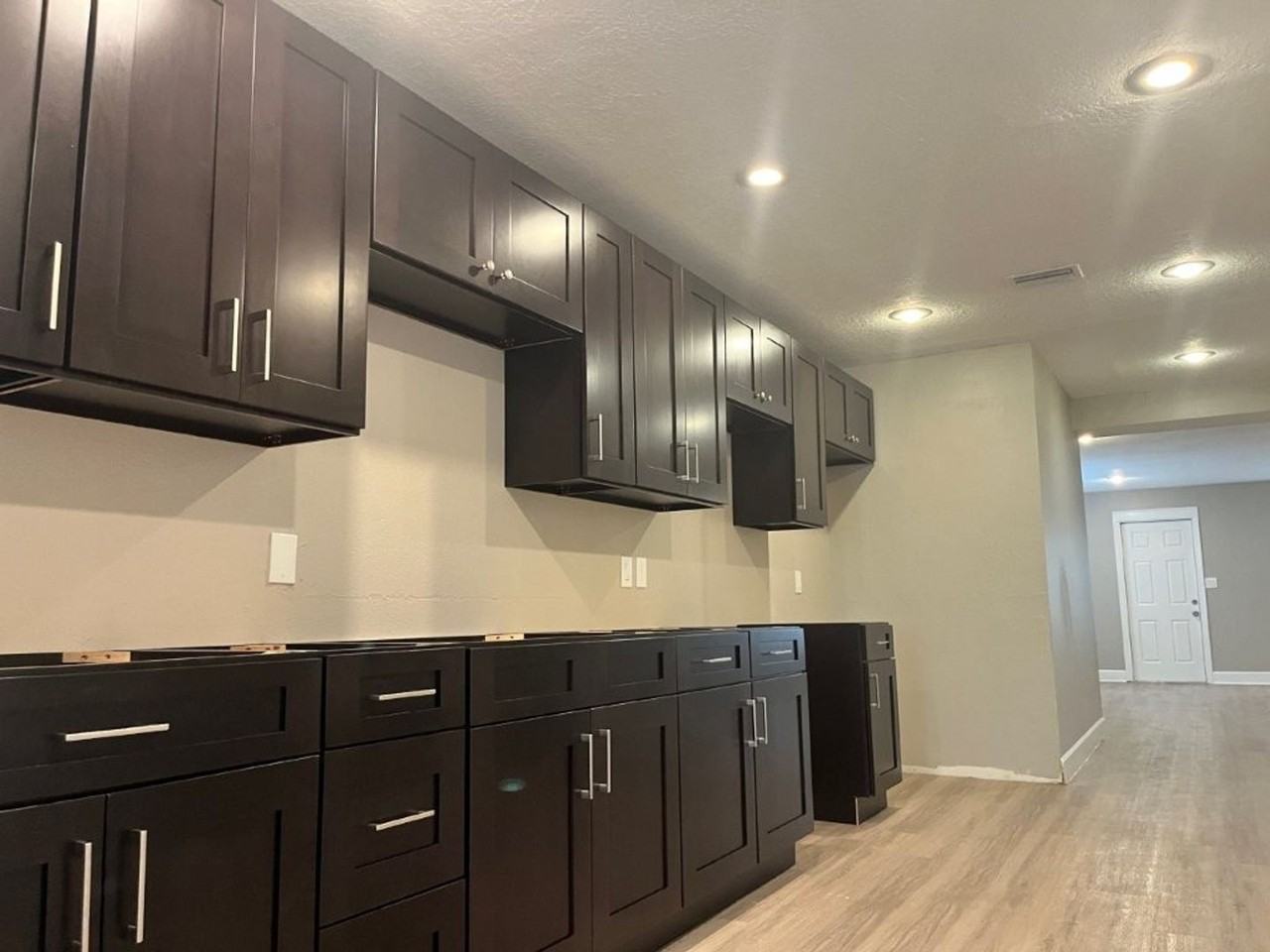 1539 Hialeah St - Photo 5 of 21