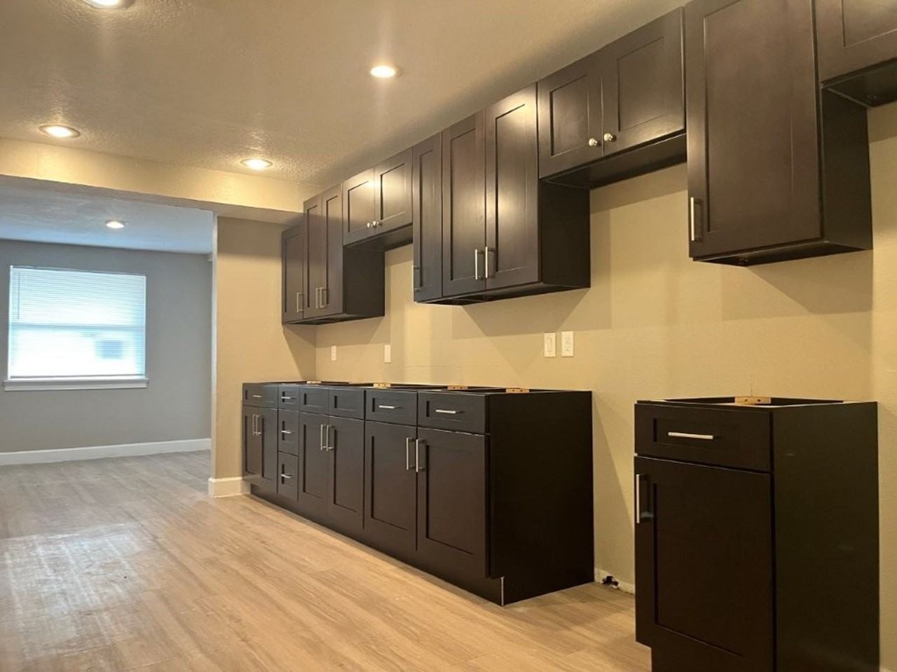 1539 Hialeah St - Photo 6 of 21