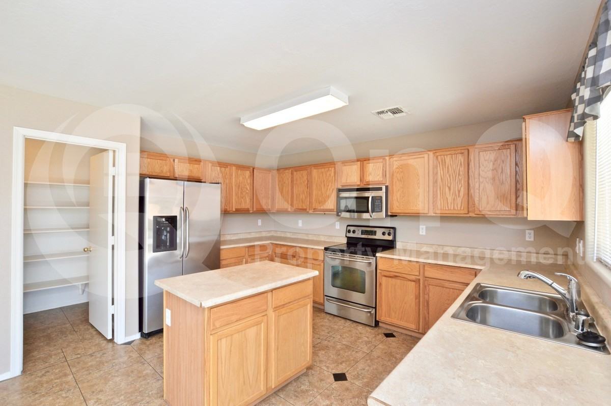 16185 W Shangri La Rd - Photo 2 of 28