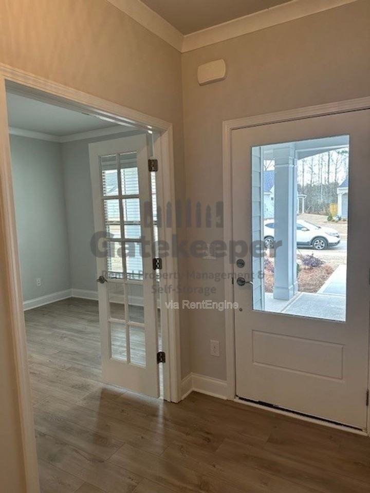 505 Colebrook Way - Photo 3 of 38