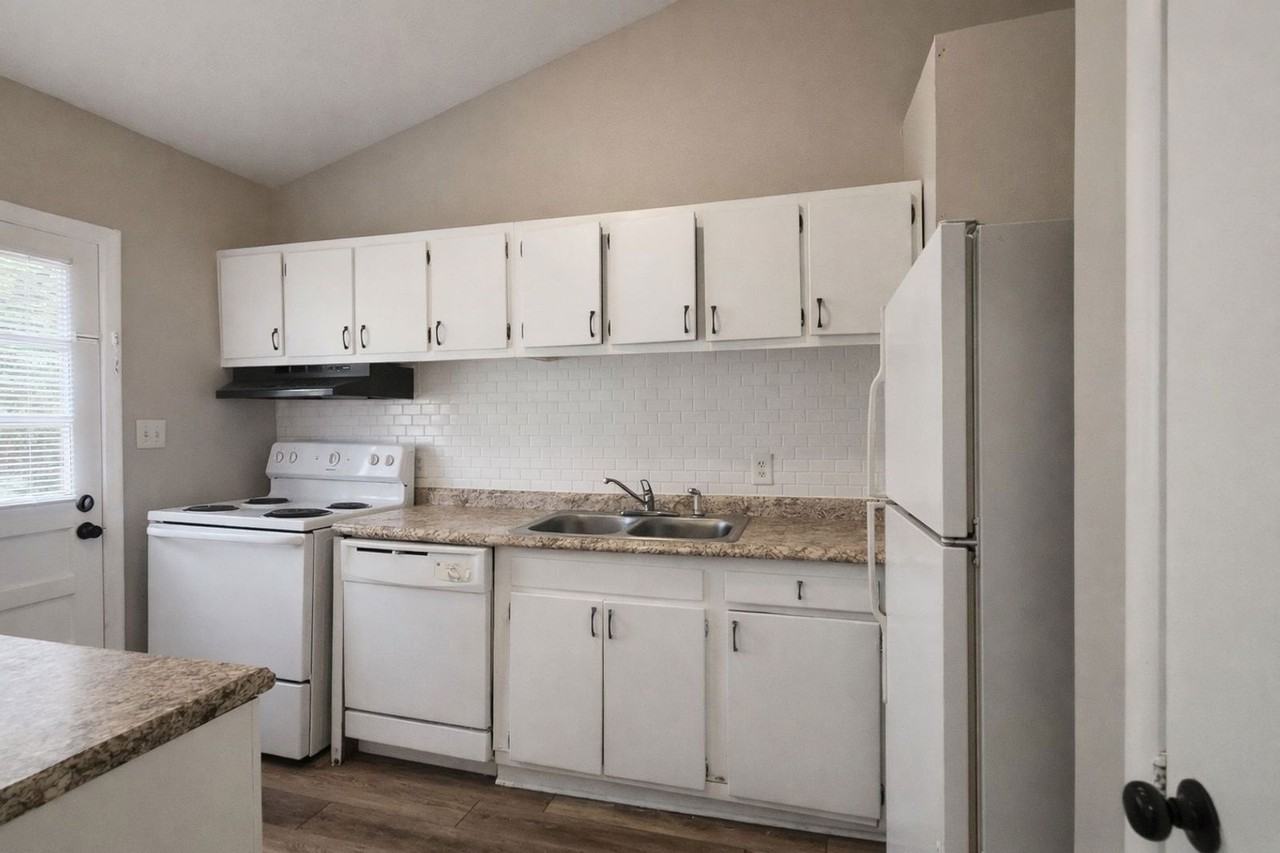 236 Ridgewood Ave #236 - Photo 4 of 23