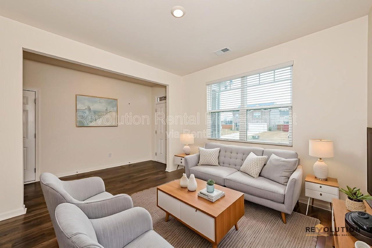 2008 Redfern Rd #2008 - Photo 4 of 17