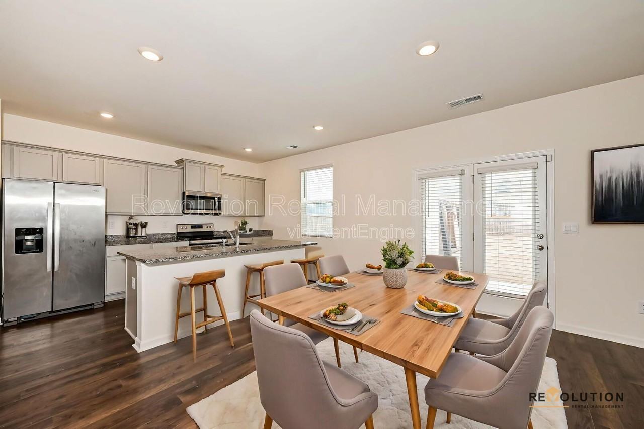 2008 Redfern Rd #2008 - Photo 5 of 17