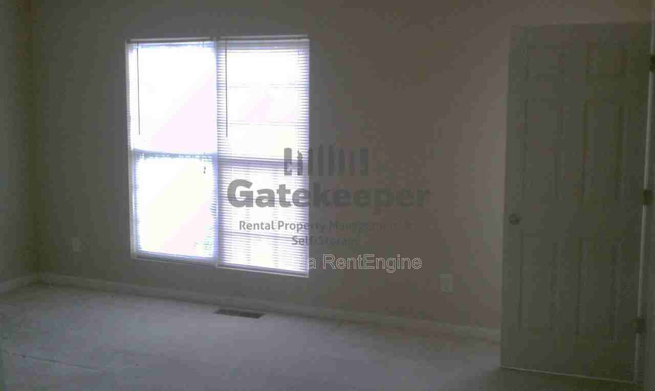 5616 Union Pointe Dr - Photo 2 of 10