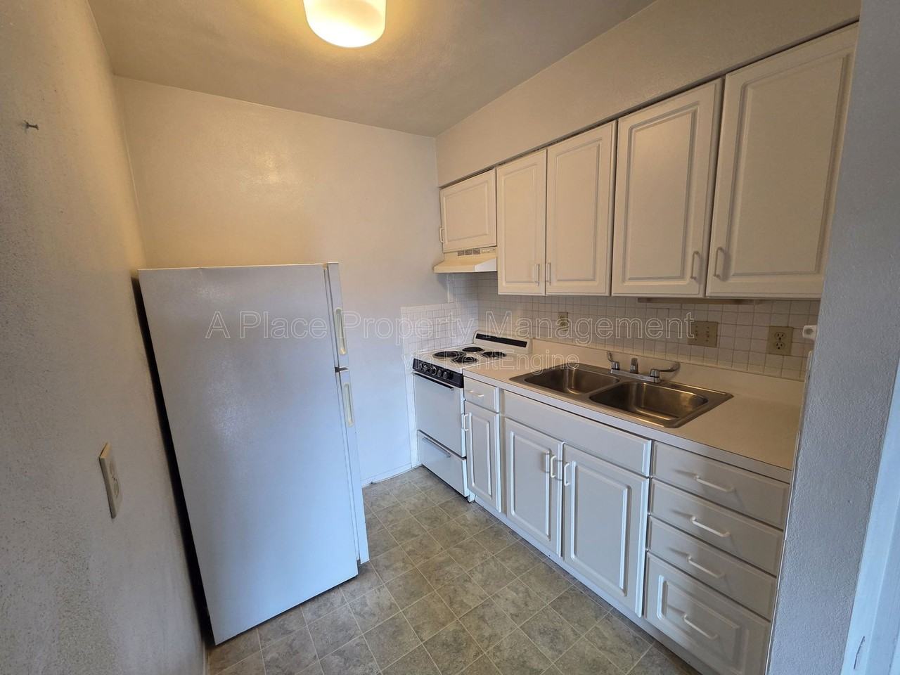 2727 Hampton Ave #207 - Photo 3 of 6