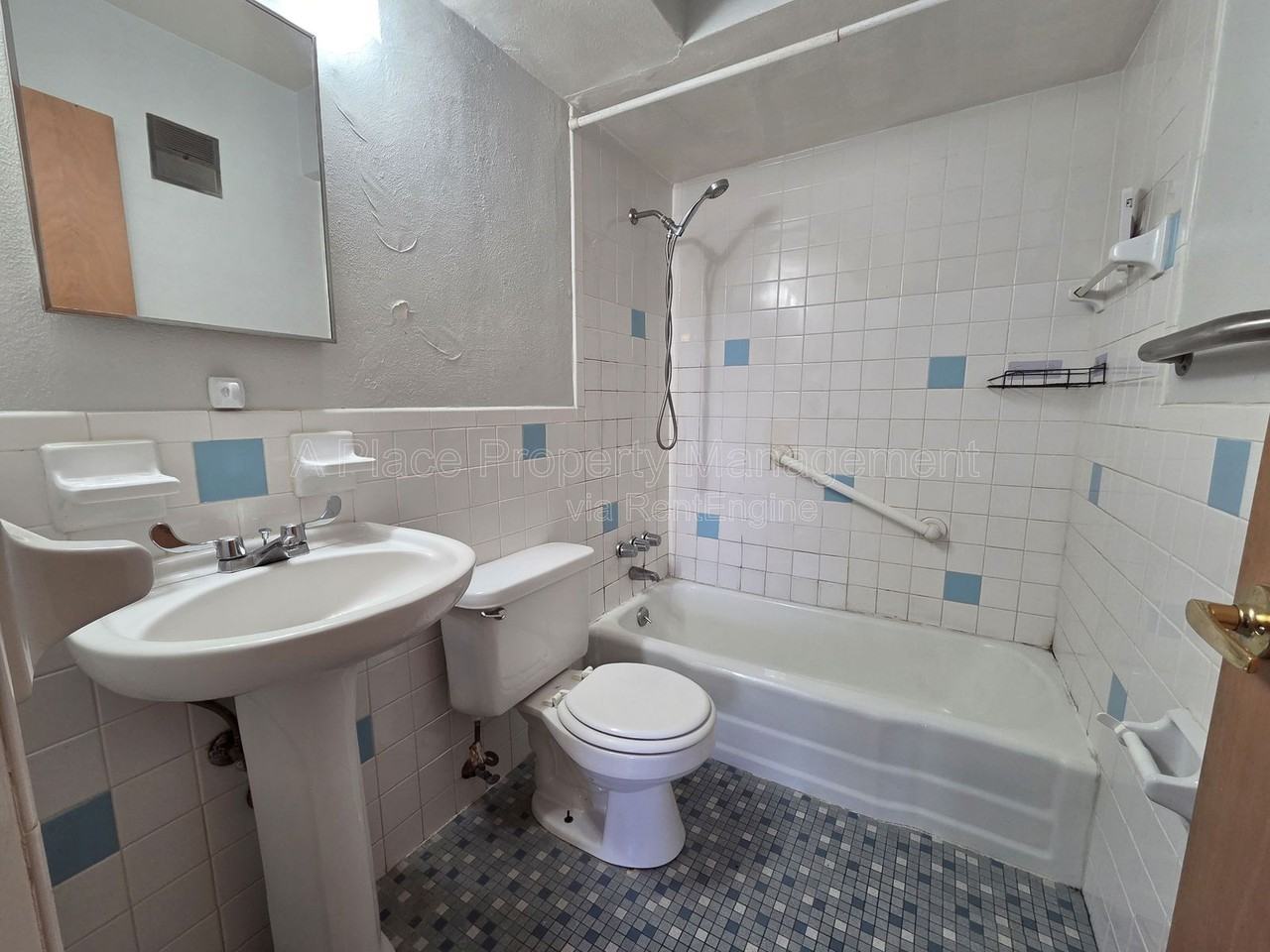 2727 Hampton Ave #207 - Photo 5 of 6