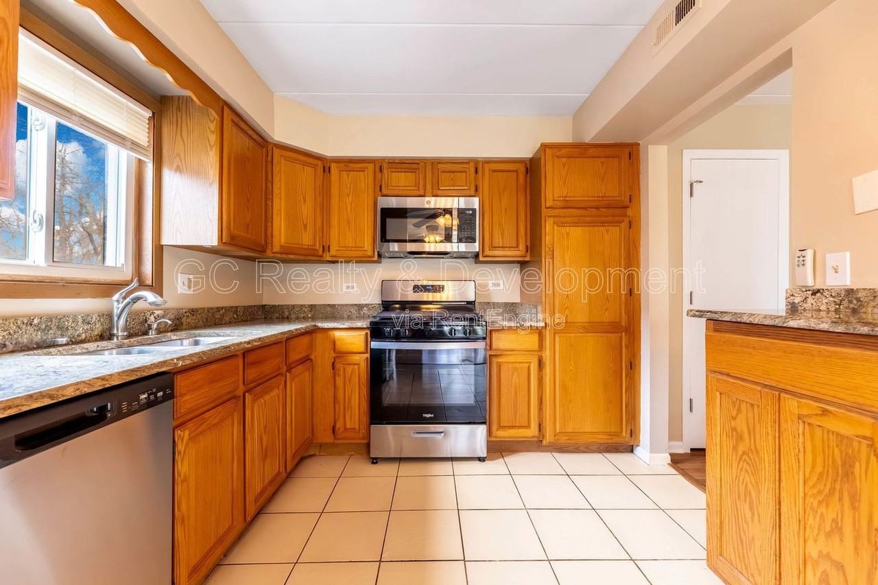 14810 Kenton Ave #1E - Photo 6 of 21