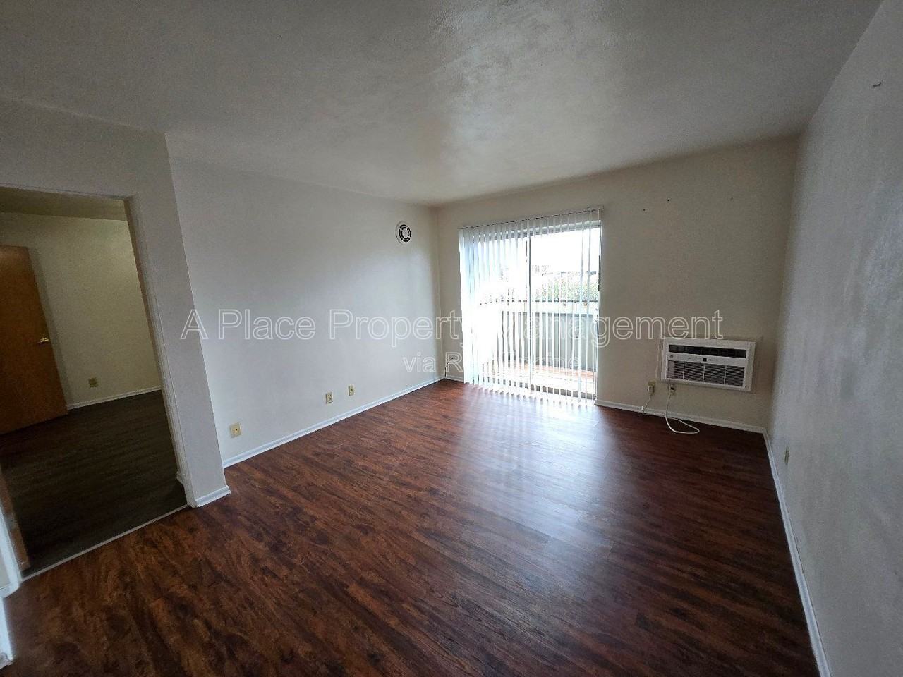 2727 Hampton Ave #206 - Photo 2 of 6