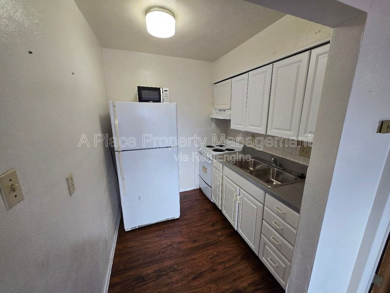 2727 Hampton Ave #206 - Photo 3 of 6