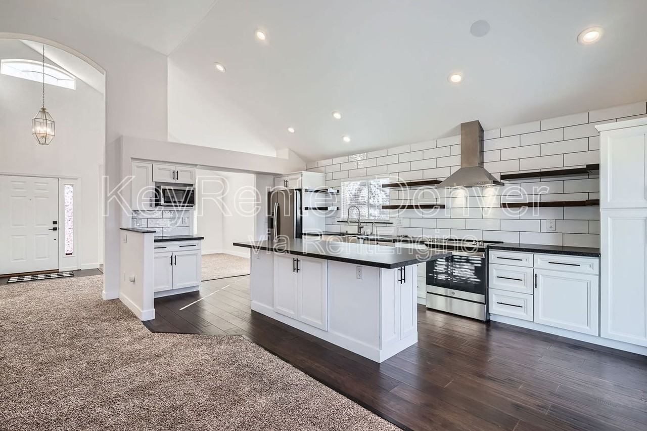 12703 Dexter Ct - Photo 2 of 12