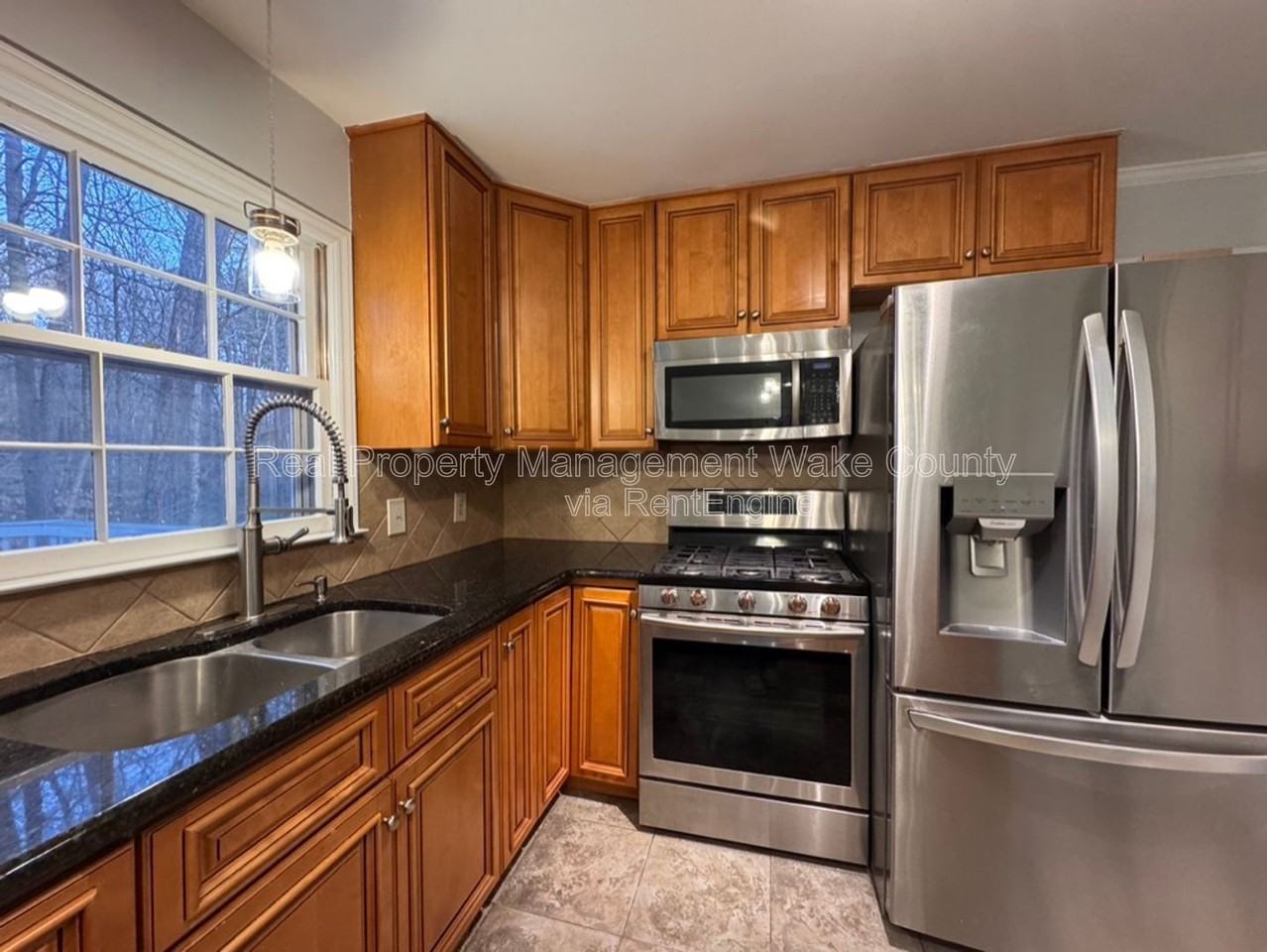 102 Brodick Ct - Photo 4 of 31