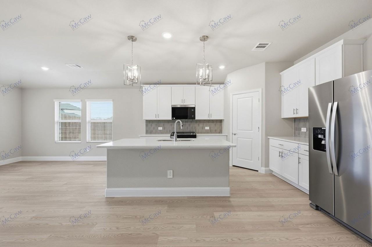 3903 Norwood Dr - Photo 4 of 25