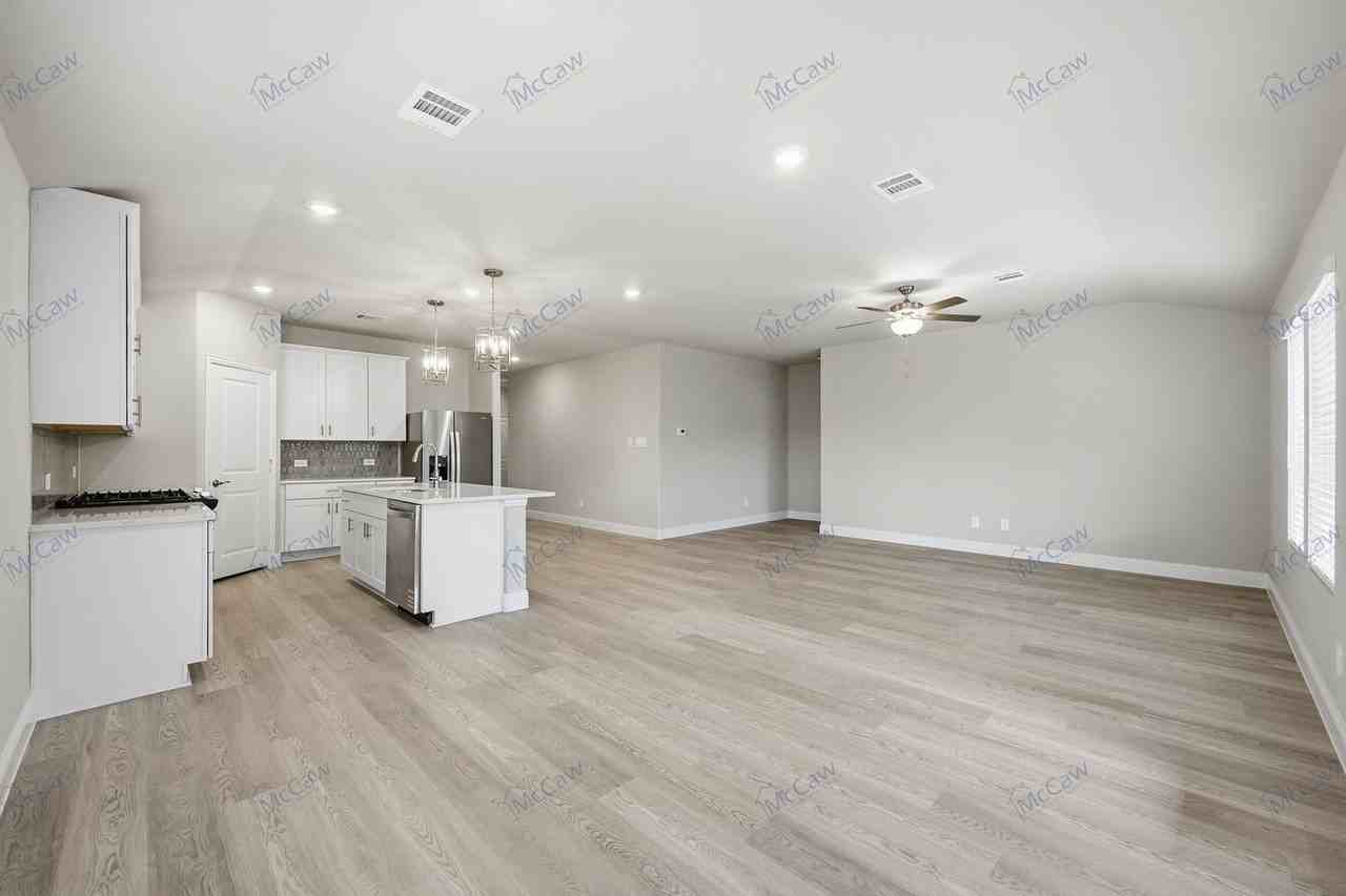 3903 Norwood Dr - Photo 5 of 25