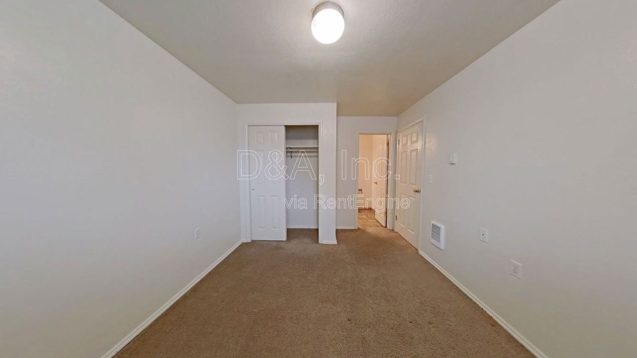 960 Nw Cleveland Ave #6 - Photo 6 of 8