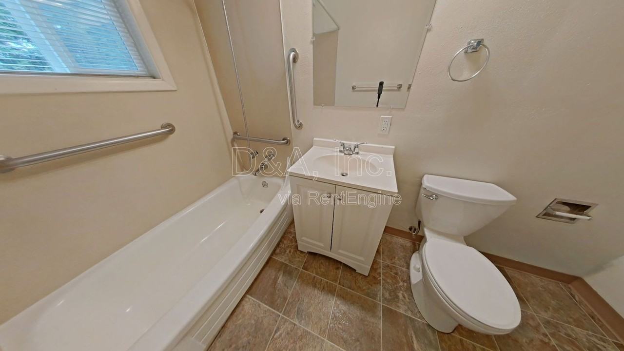 960 Nw Cleveland Ave #6 - Photo 7 of 8