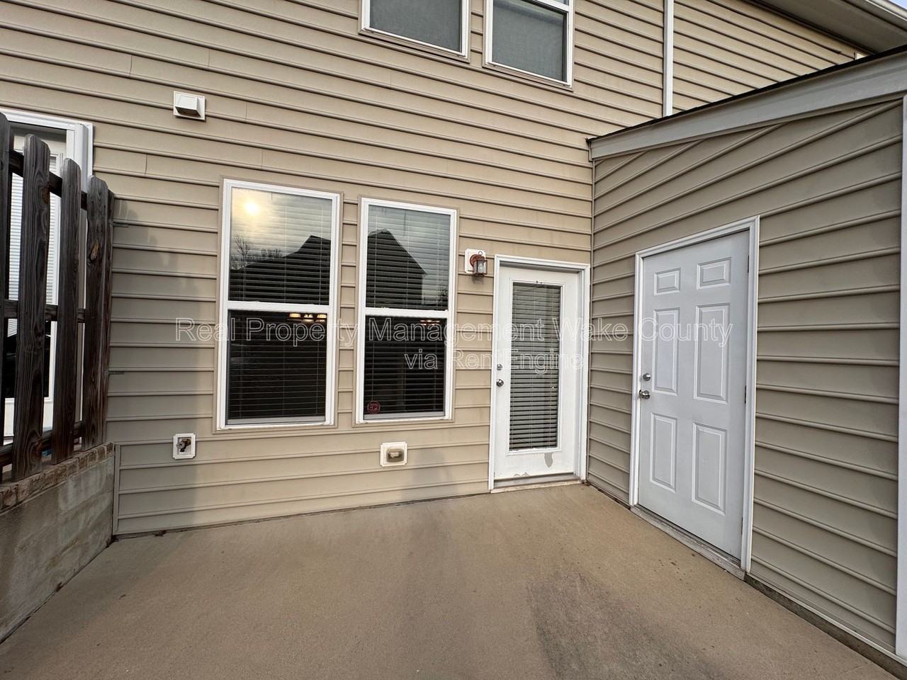 330 Carthage Ct - Photo 2 of 29