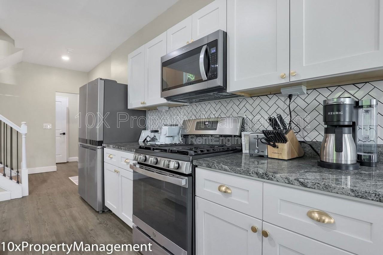 566 Kimball Pl - Photo 6 of 47