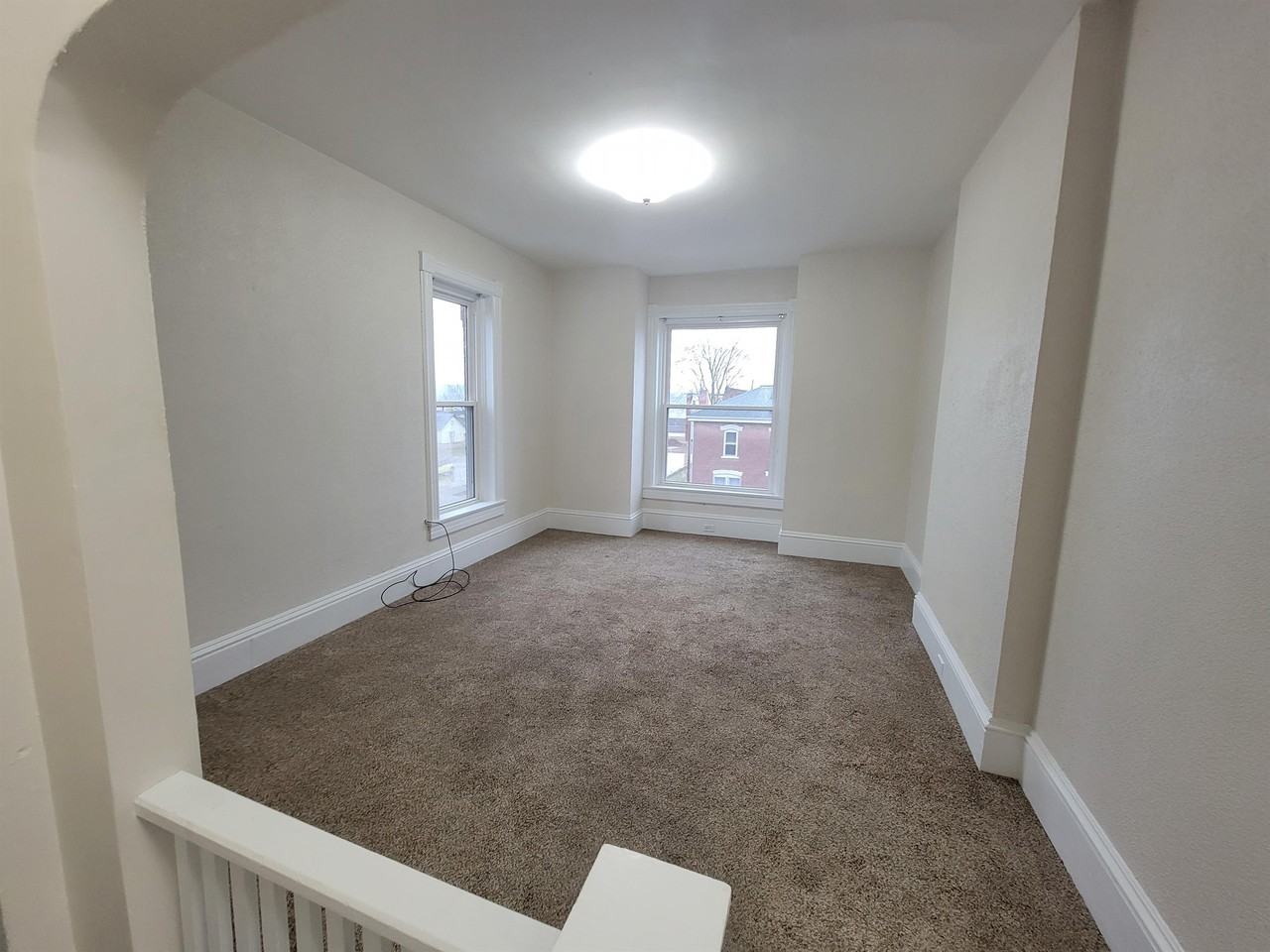 517 517/519 Avenue G - Photo 4 of 10