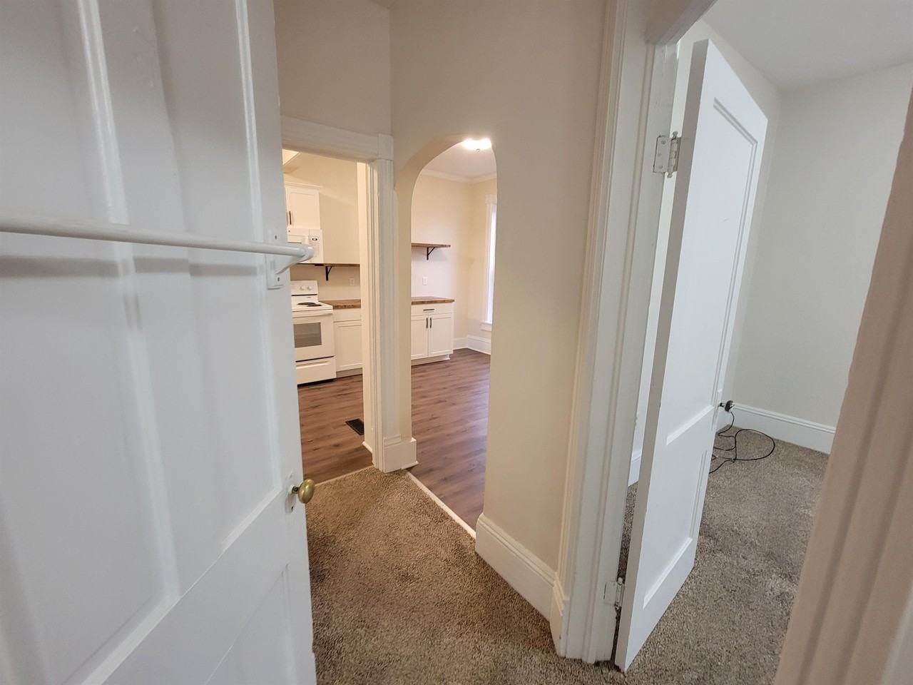 517 517/519 Avenue G - Photo 7 of 10