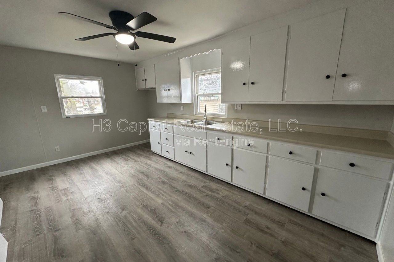 18 W Garfield St - Photo 2 of 6