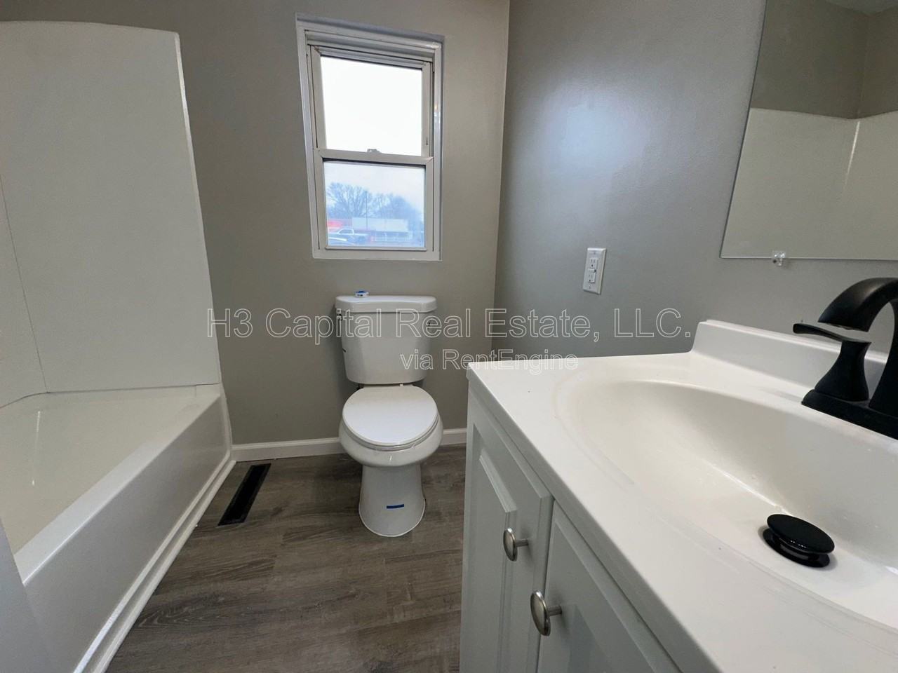 18 W Garfield St - Photo 4 of 6