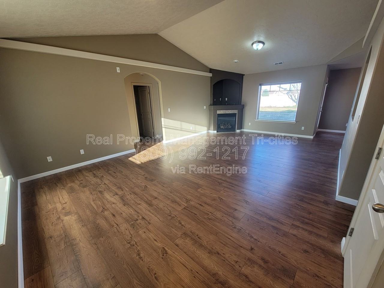 6303 Lasalle Ln - Photo 2 of 15