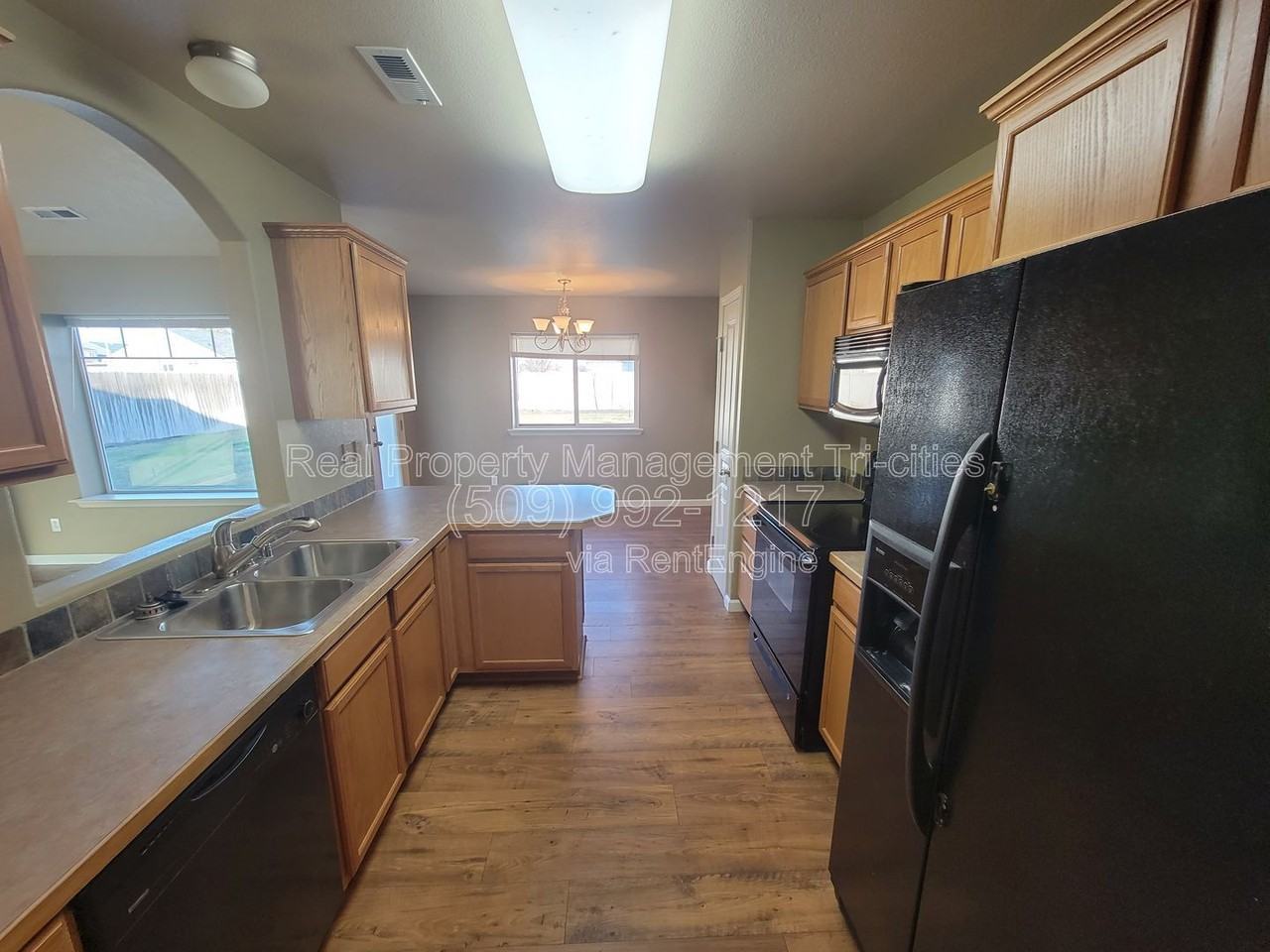 6303 Lasalle Ln - Photo 5 of 15